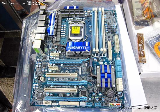 Lynnfield Core i7/i5处理器携25款P55主板正式发售