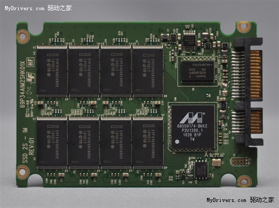 Intel首款SATA 6Gbps固态硬盘上市 拆解测试