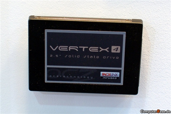 自家主控就是爽：OCZ Vertex 4现场狂飙