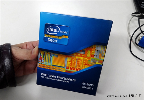 双路至尊：Xeon E5-2690到货开卖